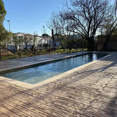 T2 Avec Grande Terrasse Et Parking - Fr-1-553-291