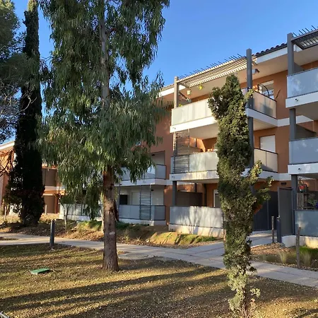 T2 Avec Grande Terrasse Et Parking - Fr-1-553-291 Apartment