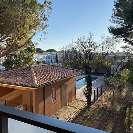 T2 Avec Grande Terrasse Et Parking - Fr-1-553-291 Apartment